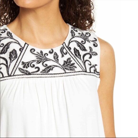 Gibson X Hi Sugarplum! Limone Floral Yoke Top - Picture 4 of 9